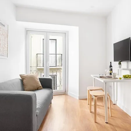 Apartment Altido Elegant Moments From Carmo Convent, In Bairro Alto *